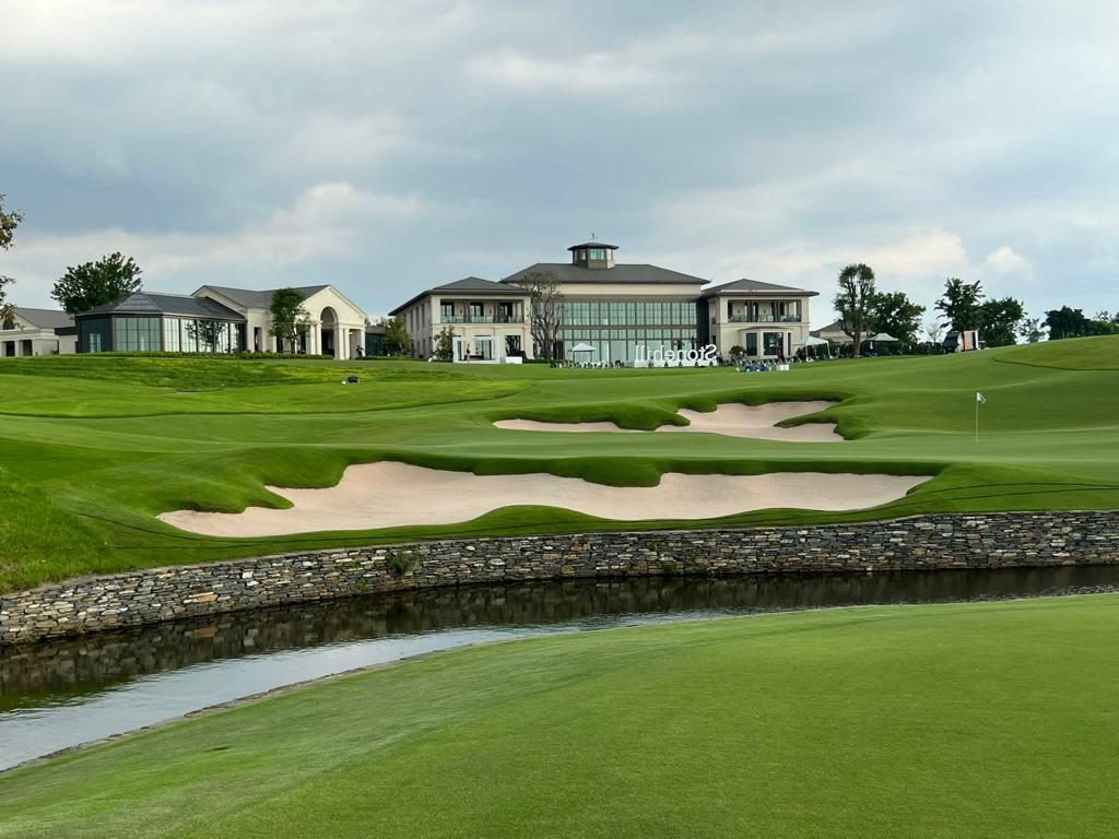 Stonehill Golf Club Opens In Bangkok Thailand Kyle Phillips Golf 